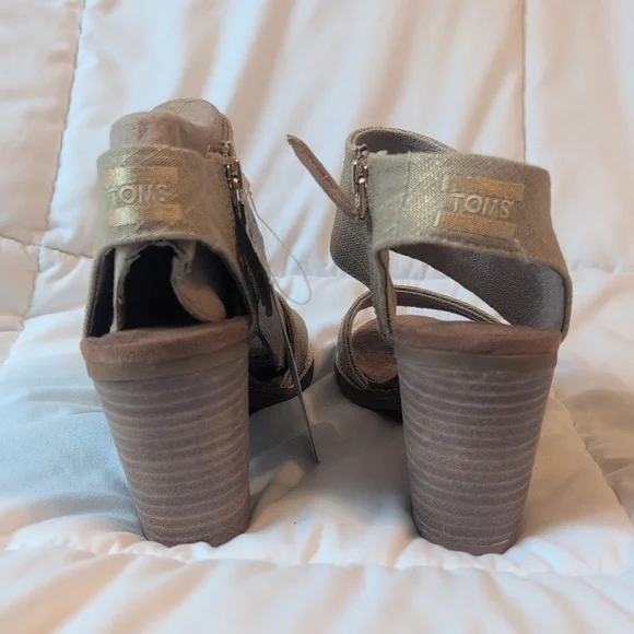 Tom's Size 7 Metallic Foil Champagne Majorca Cut Out Heels, NEW